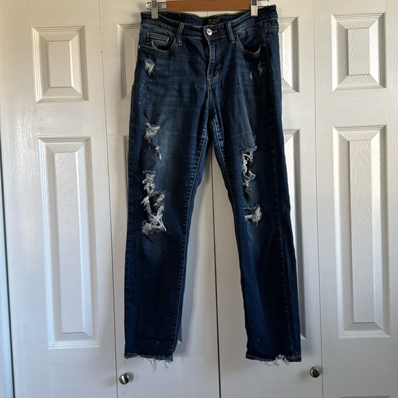 Judy Blue | Boyfriend Fit | 9/29 | Heavily Distressed - Picture 1 of 11